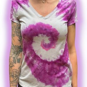 Hand dyed V neck size medium
